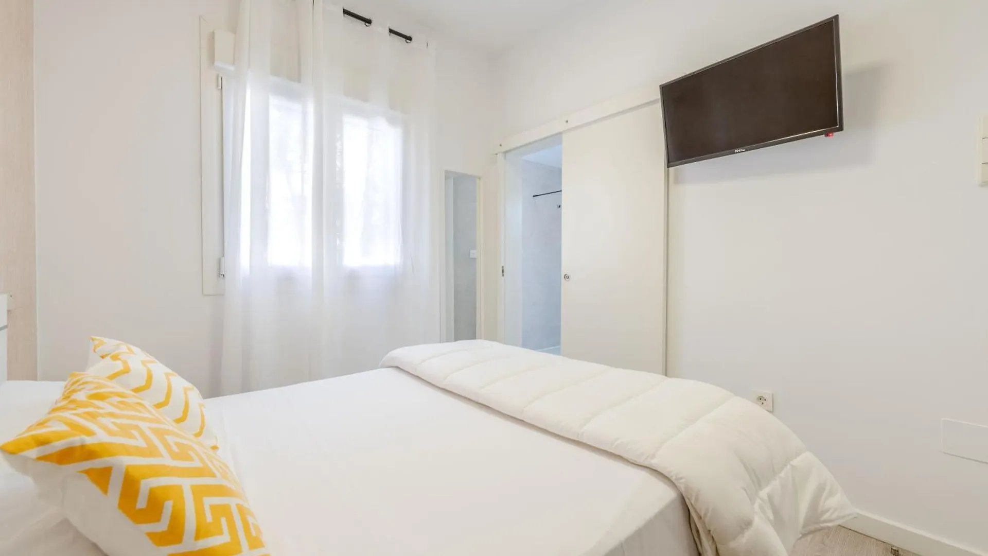 Bf Rooms Almeria Centro Bed and Breakfast