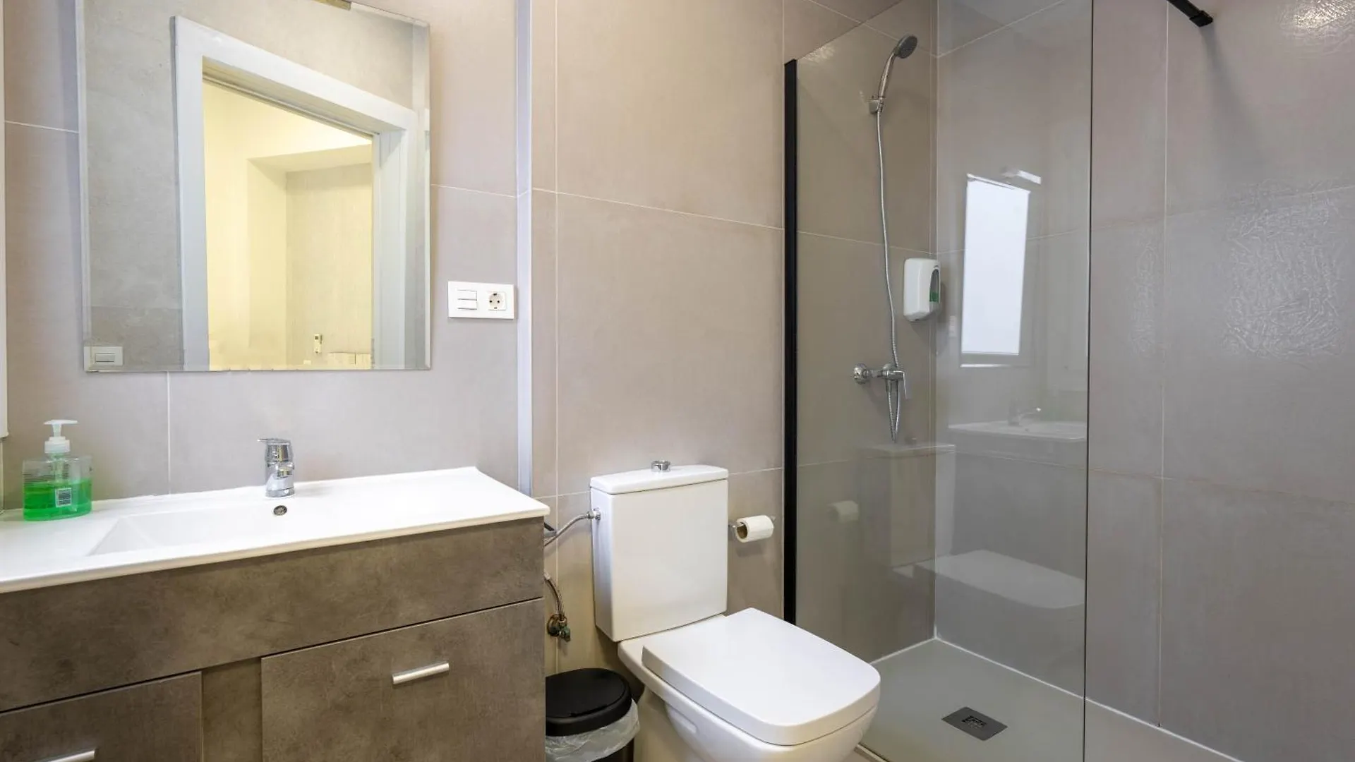 Bf Rooms Almeria Centro 3*,