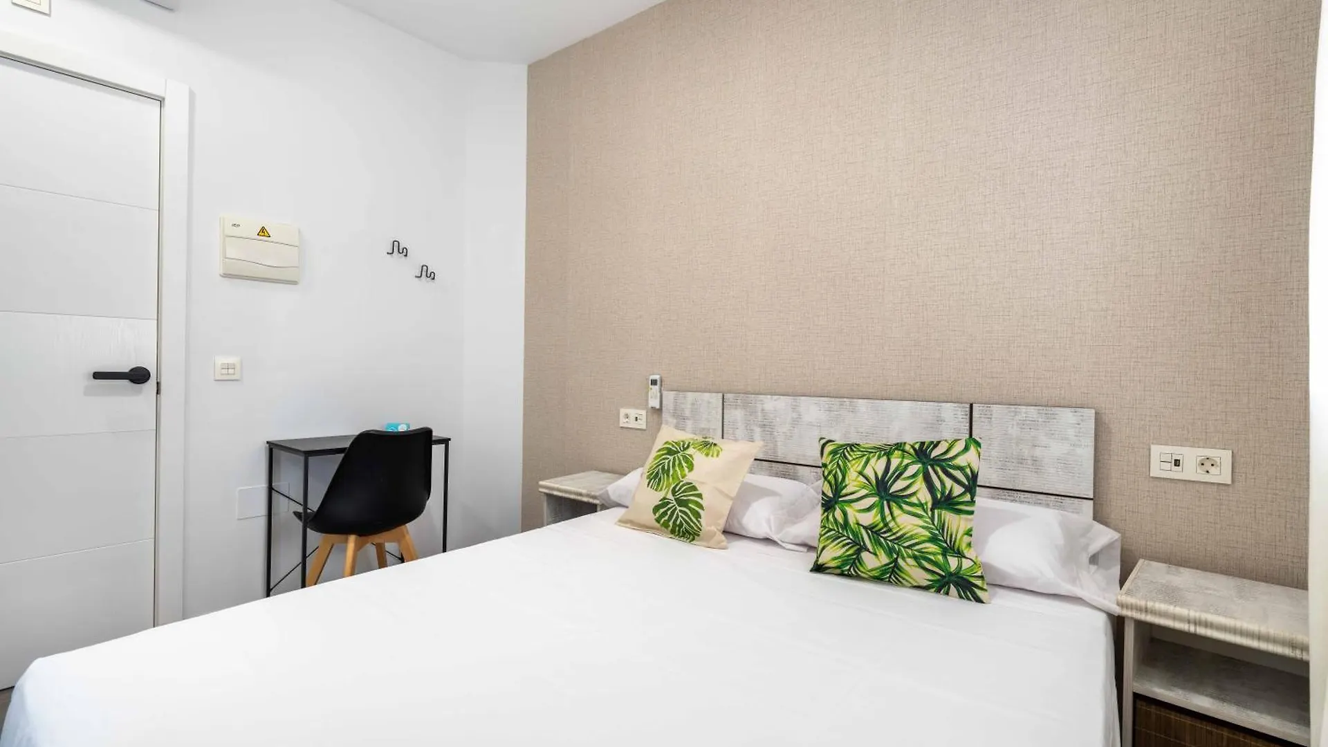 Bf Rooms Almeria Centro 3*,