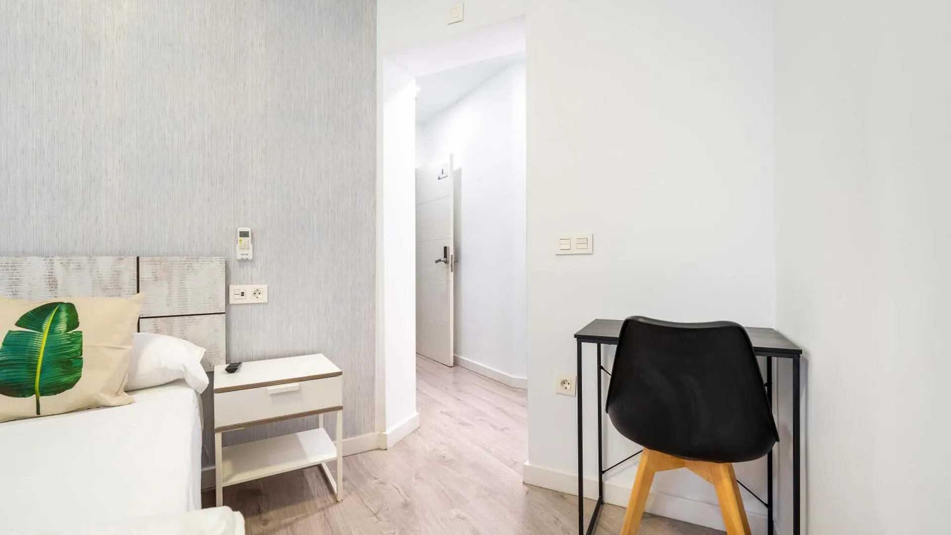 Bf Rooms Almeria Centro 3*,